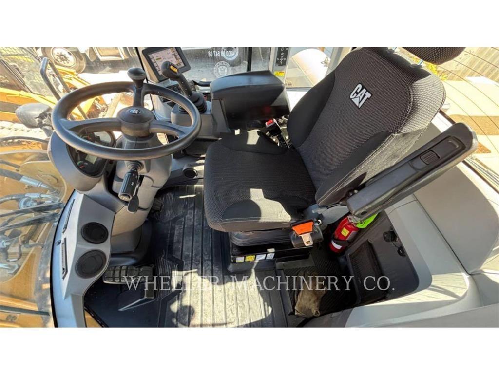 CAT 926M QC 輪胎式裝載機