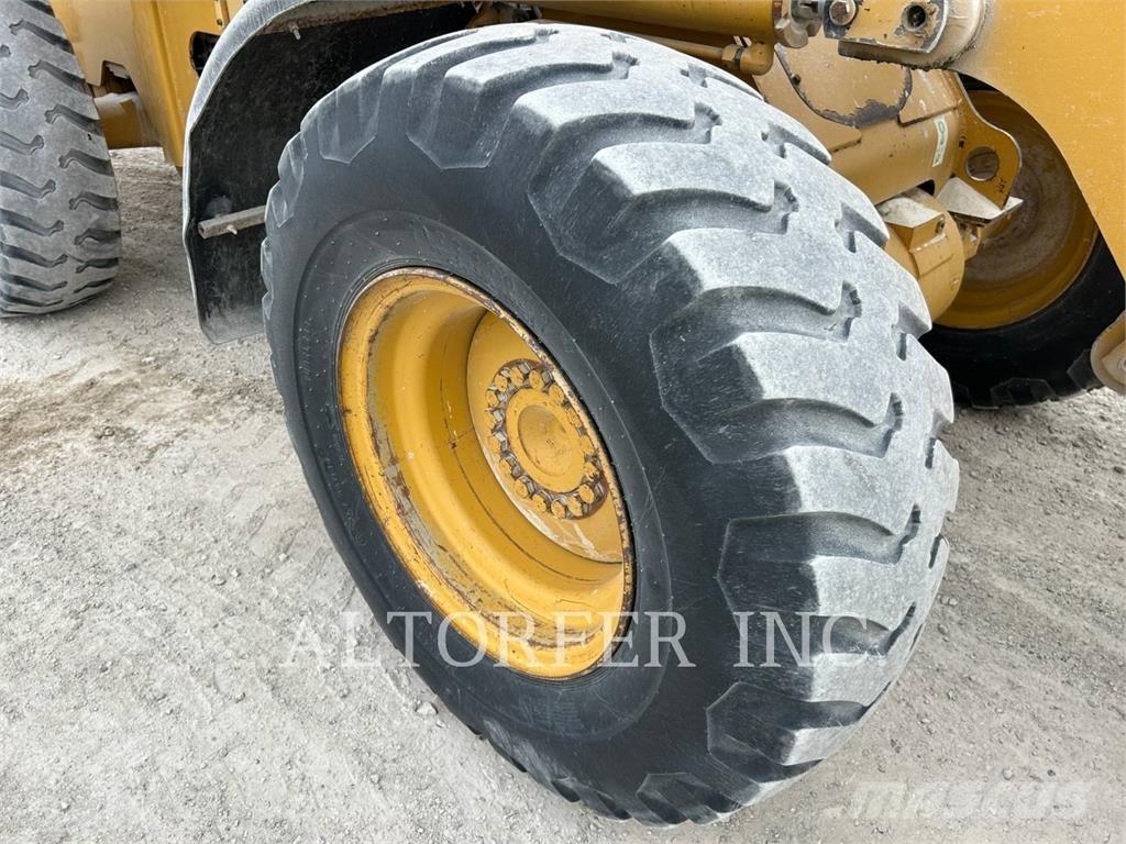 CAT 928G 輪胎式裝載機