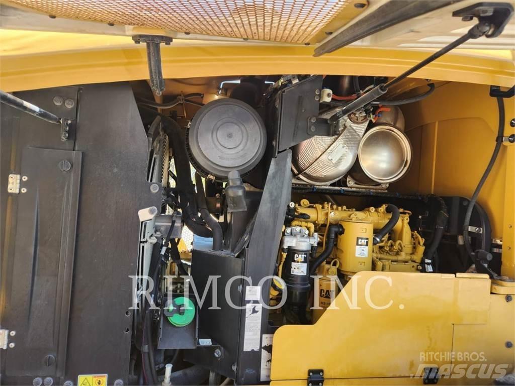 CAT 930 輪胎式裝載機