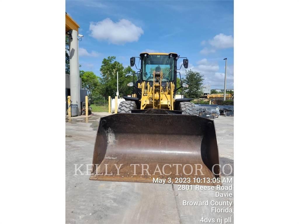 CAT 930M 輪胎式裝載機