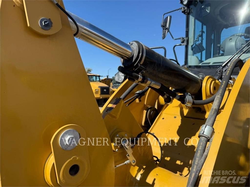 CAT 930M 輪胎式裝載機