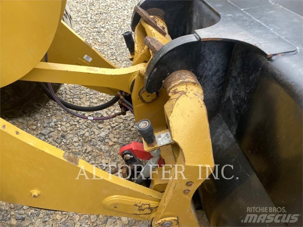 CAT 930M 履帶推土機