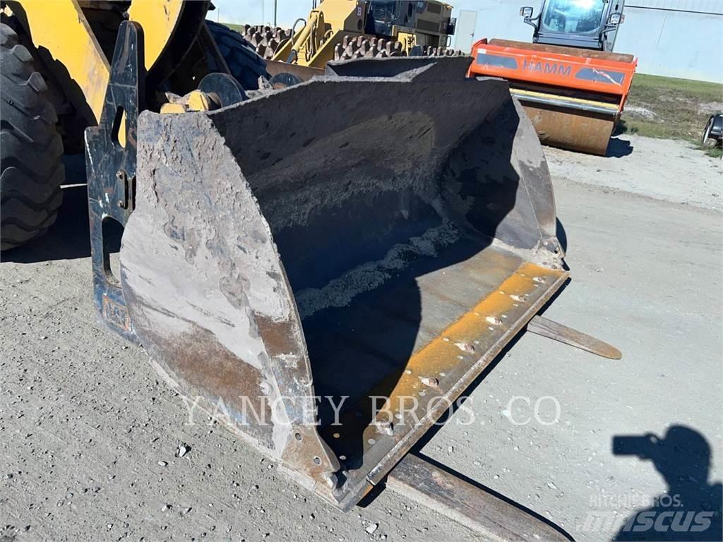 CAT 930M 輪胎式裝載機