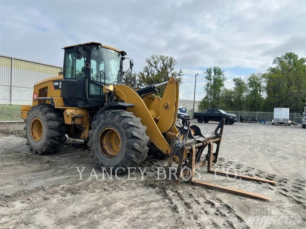 CAT 930M 輪胎式裝載機