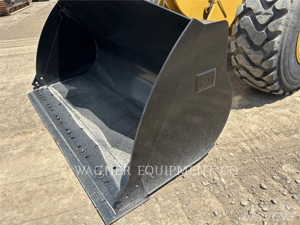 CAT 930M 輪胎式裝載機