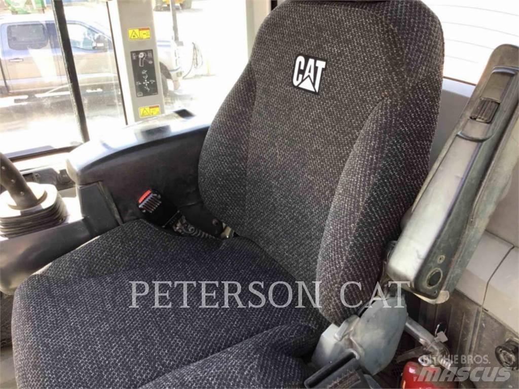 CAT 930M 輪胎式裝載機