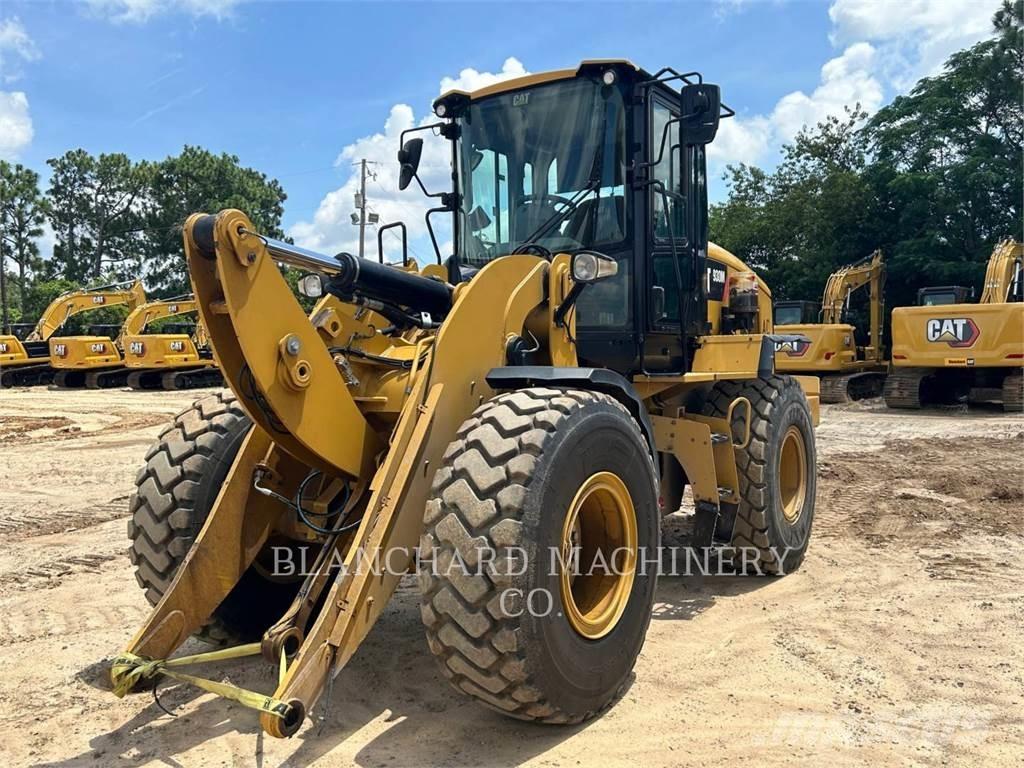 CAT 930M 輪胎式裝載機