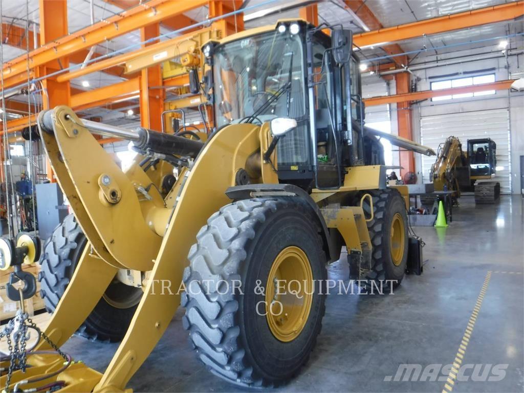 CAT 930M 輪胎式裝載機