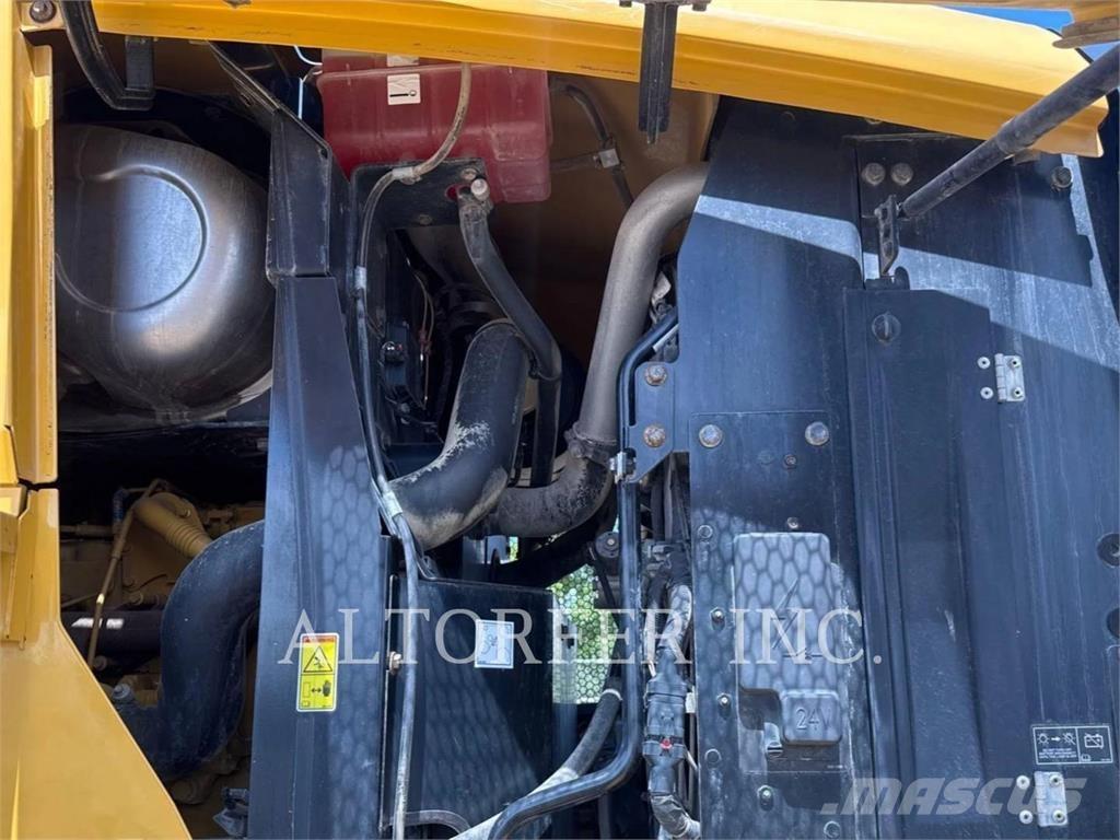 CAT 930M 輪胎式裝載機