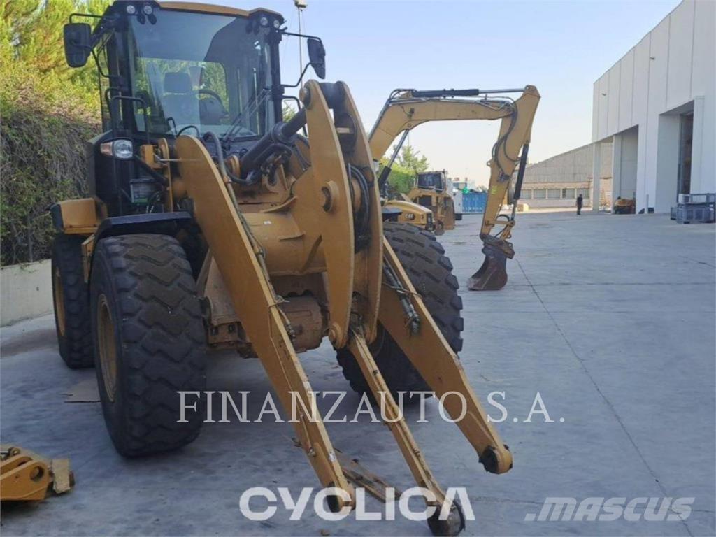CAT 930M 輪胎式裝載機