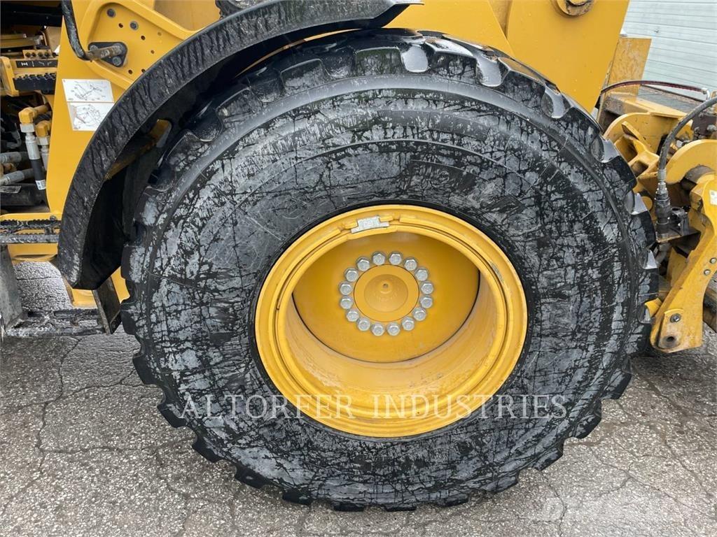 CAT 930M 輪胎式裝載機