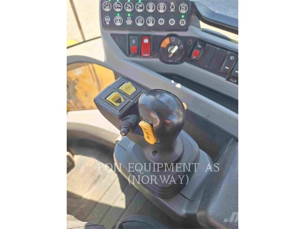 CAT 930M 輪胎式裝載機