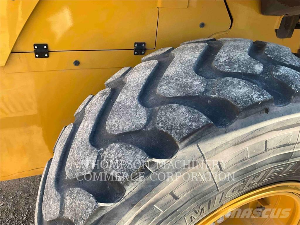 CAT 930M 輪胎式裝載機