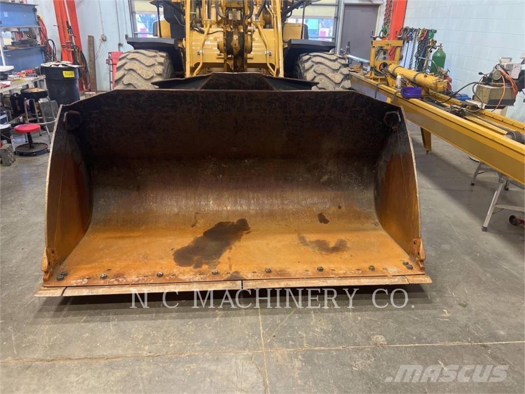 CAT 930M 輪胎式裝載機