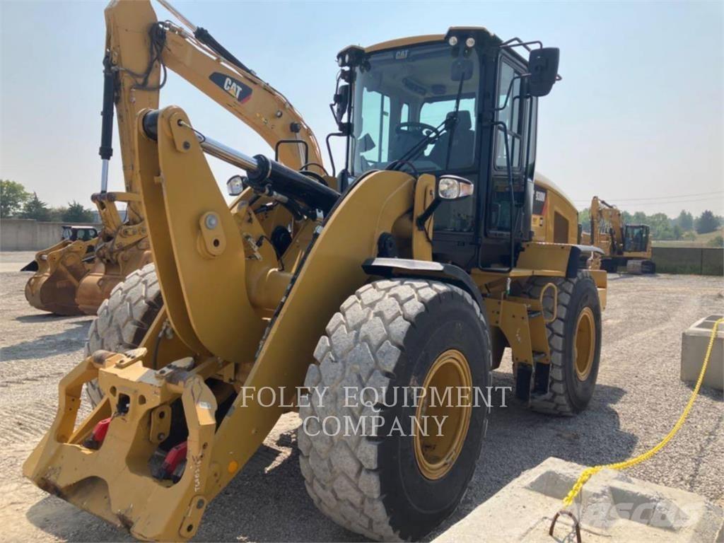 CAT 930M 輪胎式裝載機