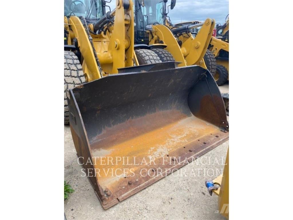 CAT 930M 輪胎式裝載機