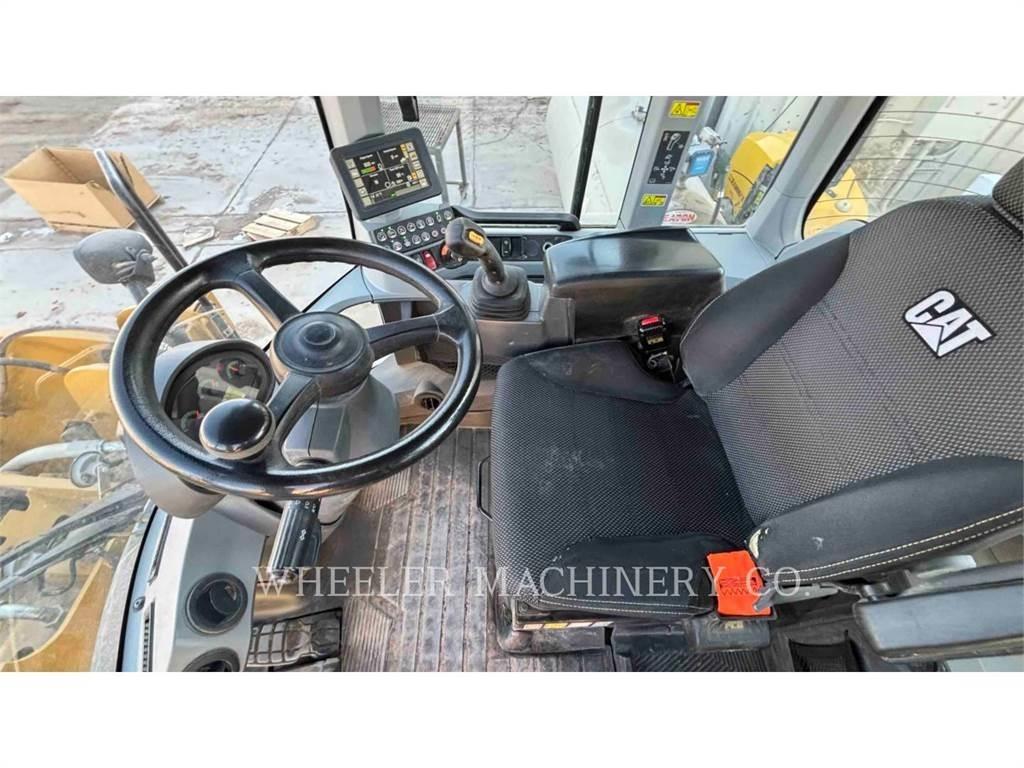 CAT 930M QC 輪胎式裝載機