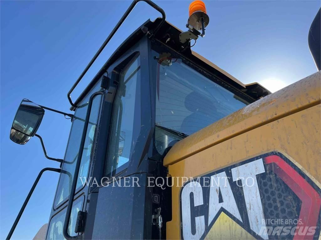 CAT 938 輪胎式裝載機