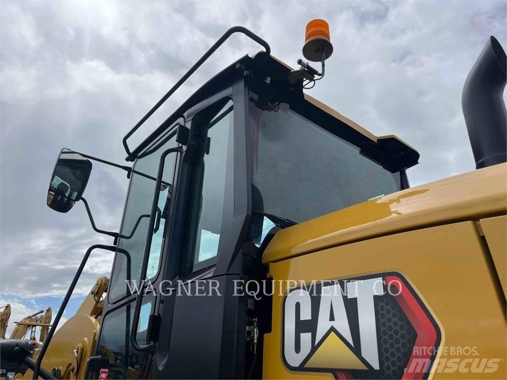 CAT 938 輪胎式裝載機
