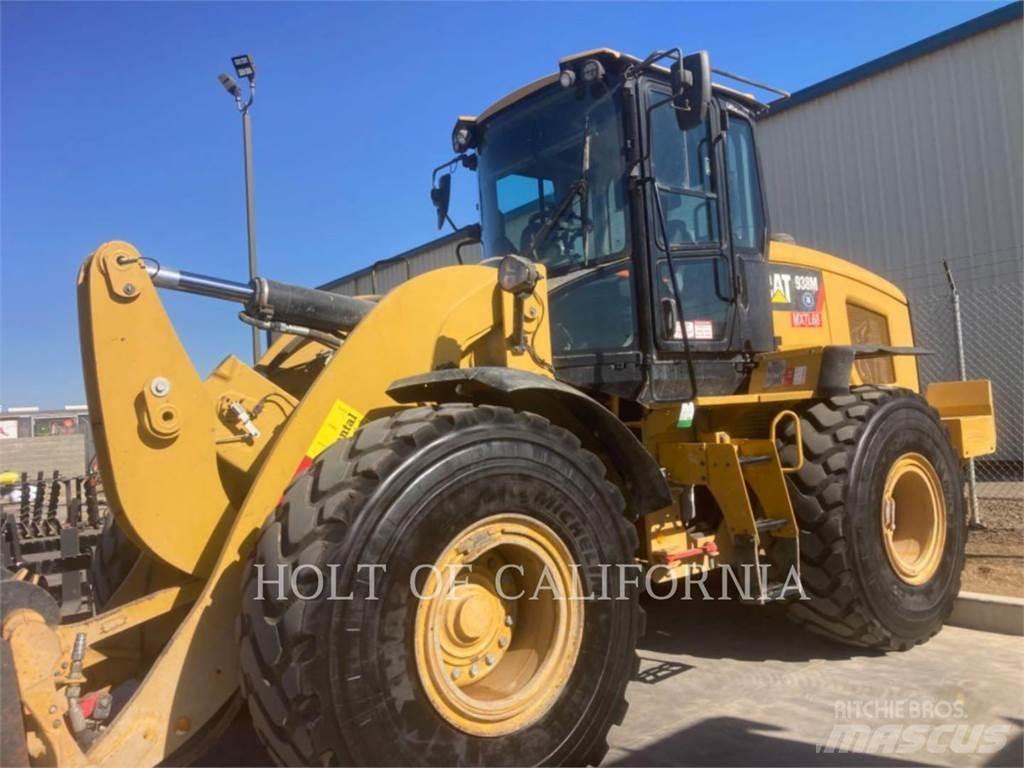 CAT 938 輪胎式裝載機