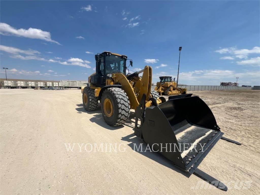 CAT 938 輪胎式裝載機