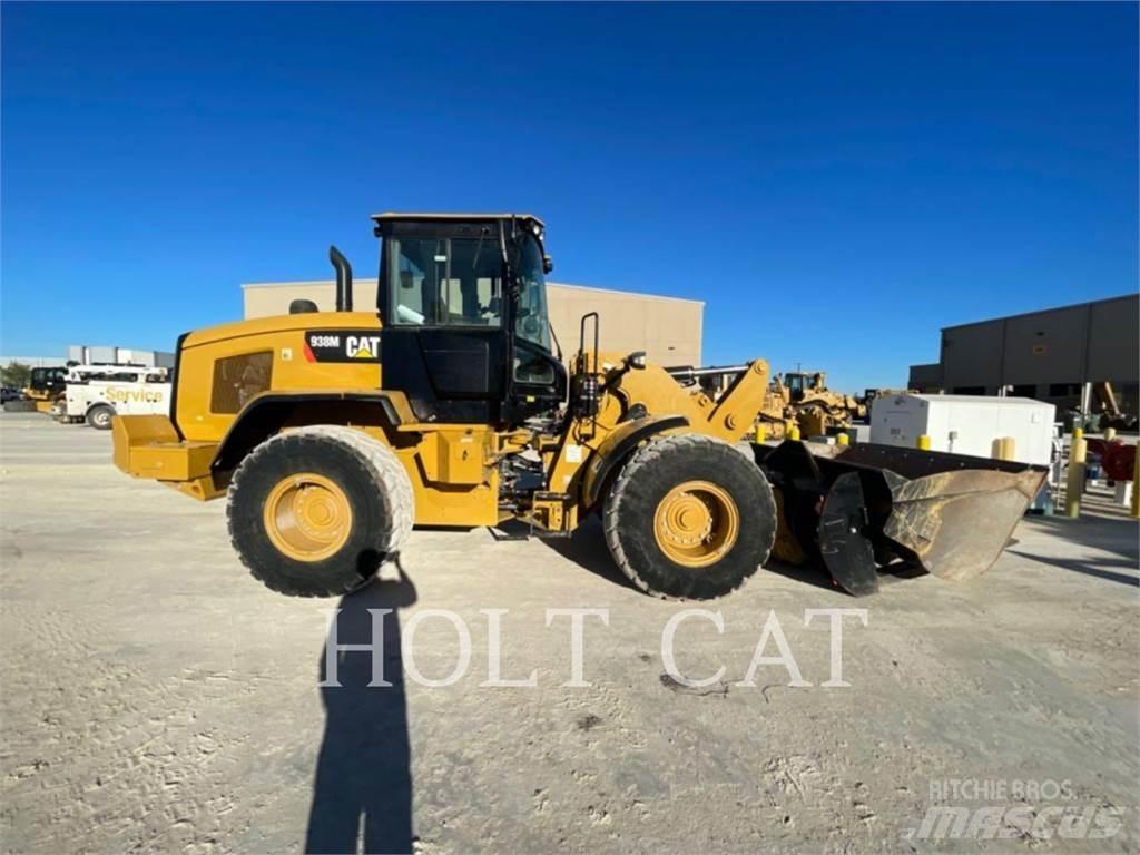 CAT 938M 輪胎式裝載機