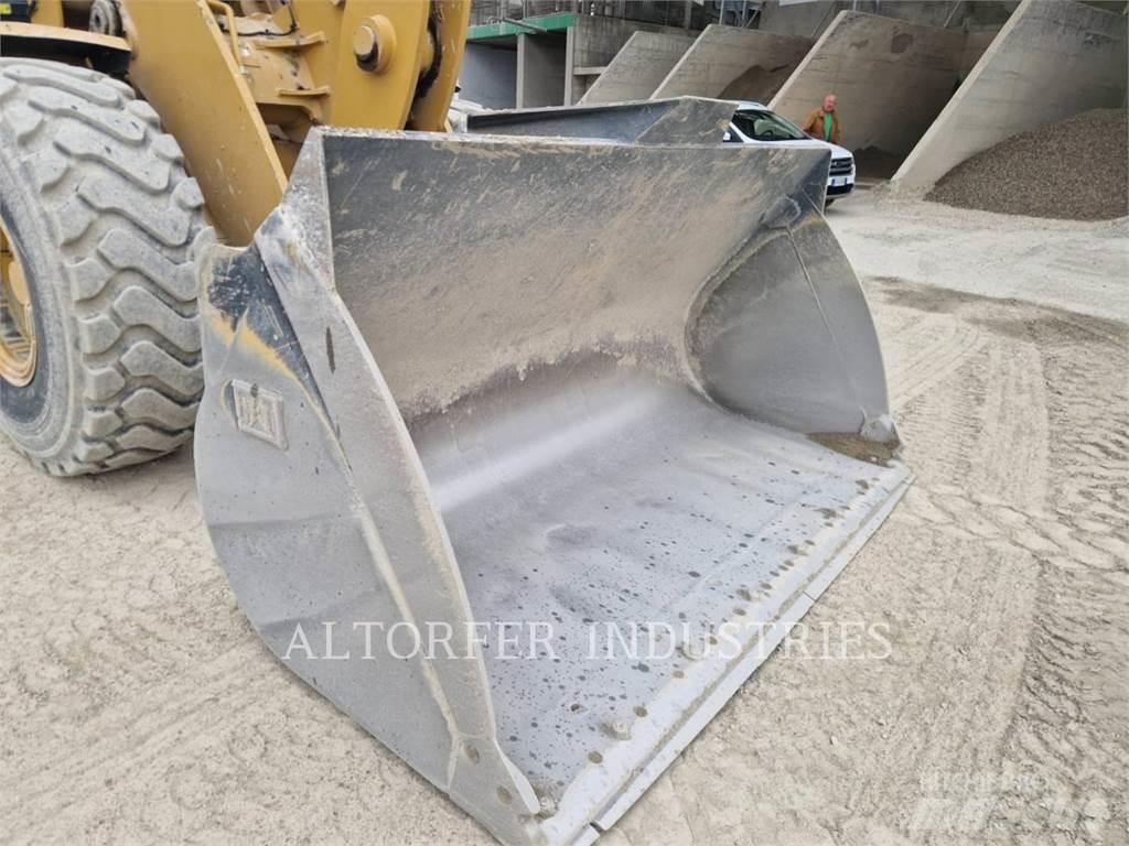 CAT 938M 輪胎式裝載機