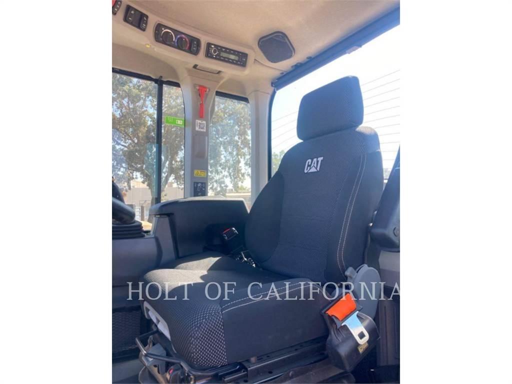 CAT 938M 輪胎式裝載機