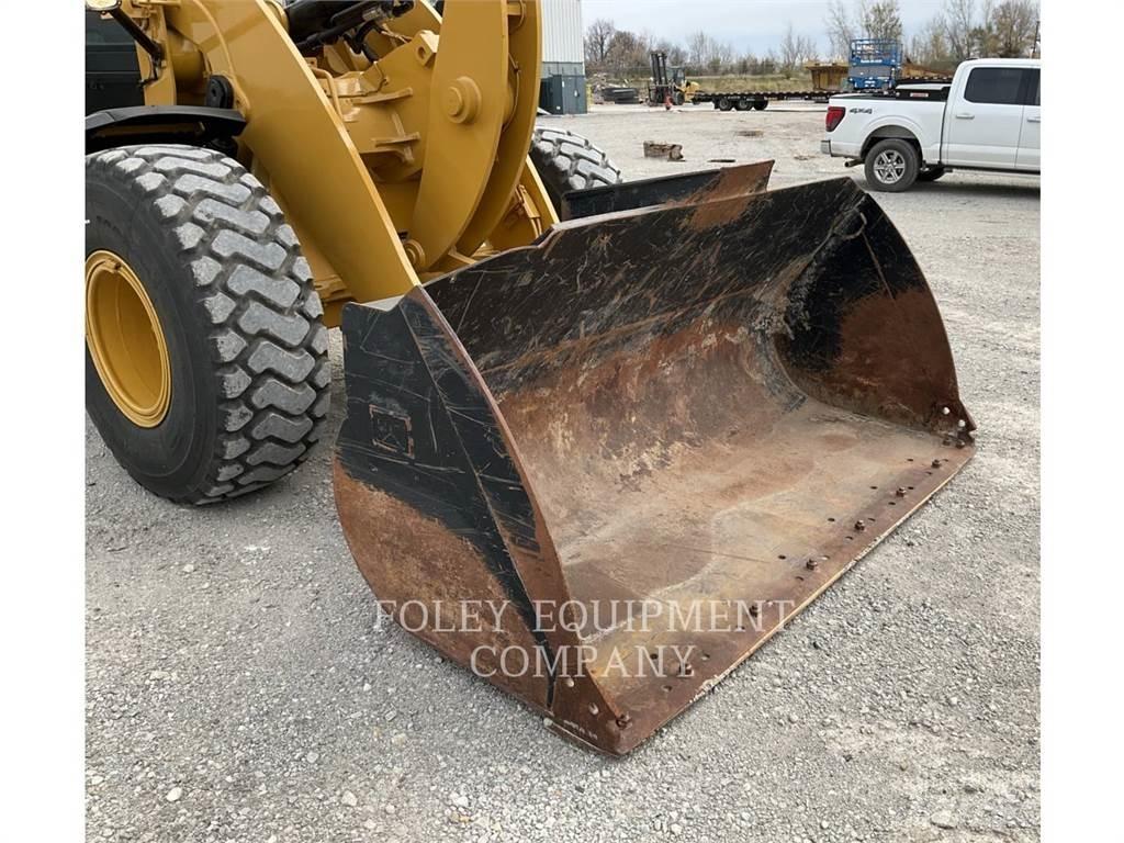 CAT 938M 輪胎式裝載機