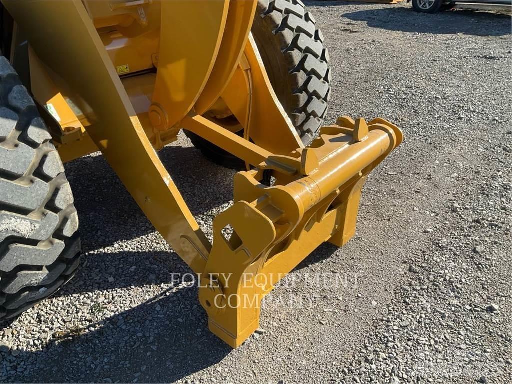 CAT 938M 輪胎式裝載機