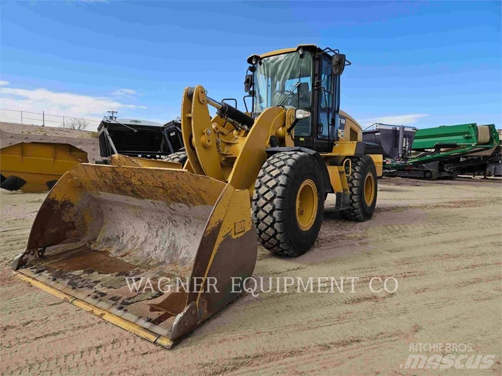 CAT 938M 輪胎式裝載機