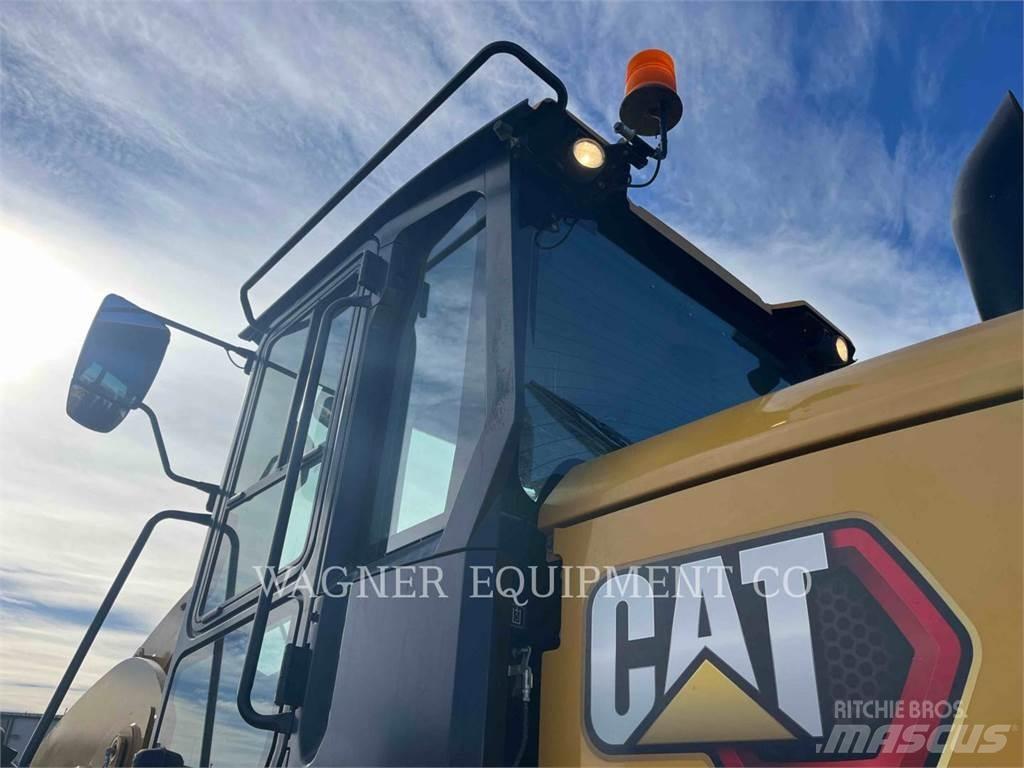 CAT 938M 輪胎式裝載機