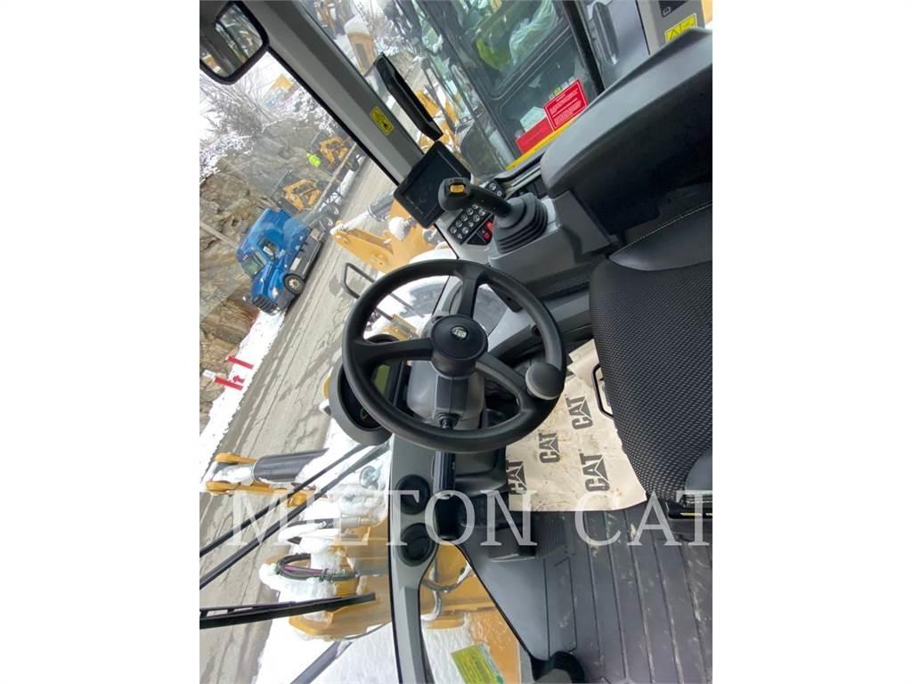 CAT 938M 輪胎式裝載機