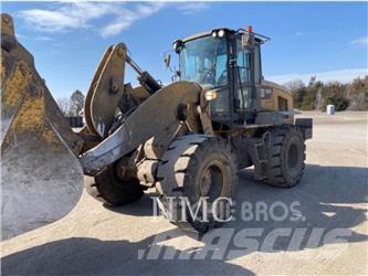 CAT 938M 輪胎式裝載機