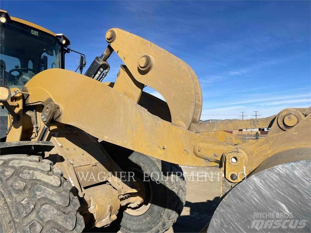 CAT 938M 輪胎式裝載機