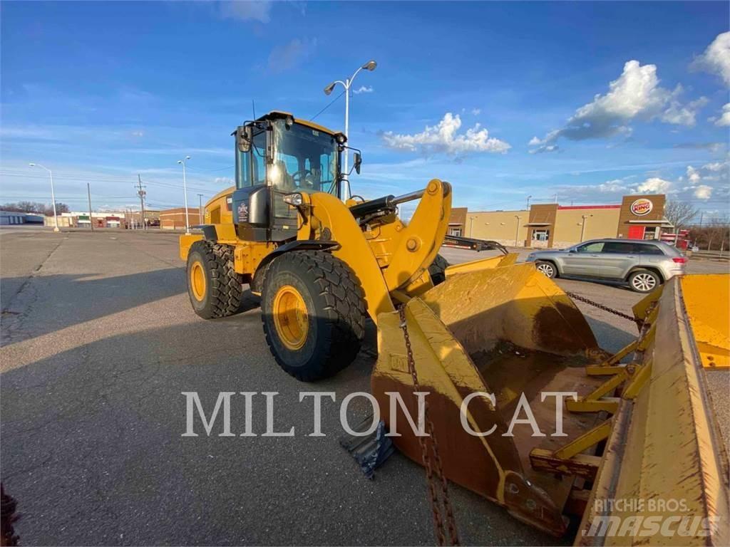 CAT 938M 輪胎式裝載機