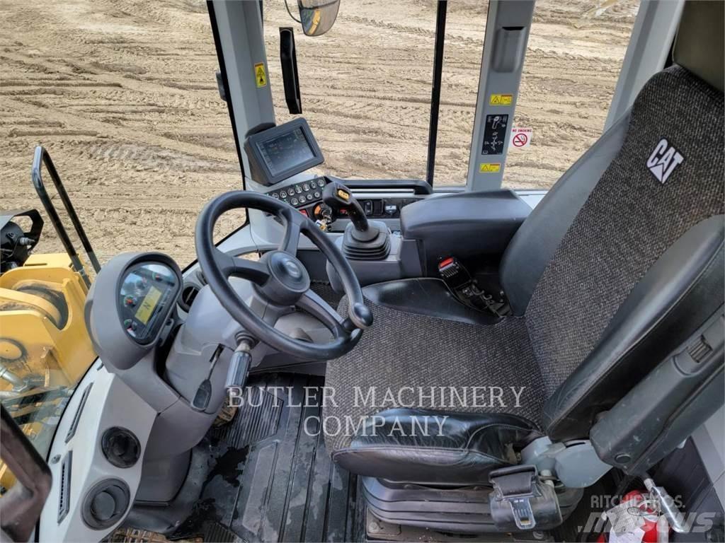 CAT 938M 輪胎式裝載機