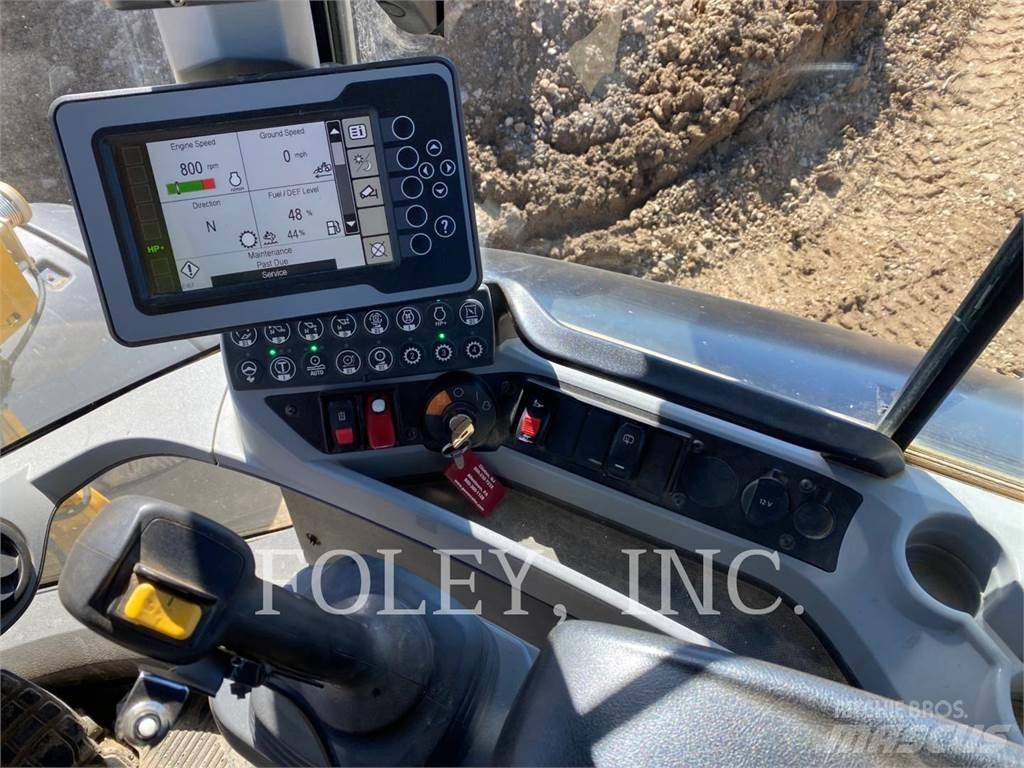 CAT 938M 輪胎式裝載機