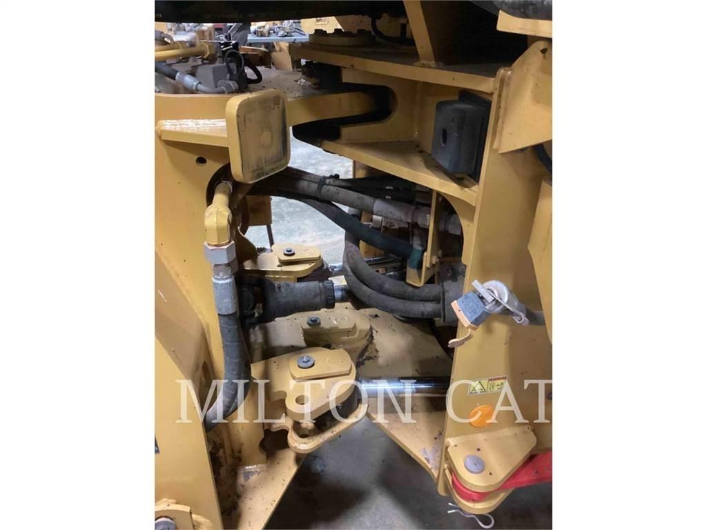 CAT 938M 輪胎式裝載機