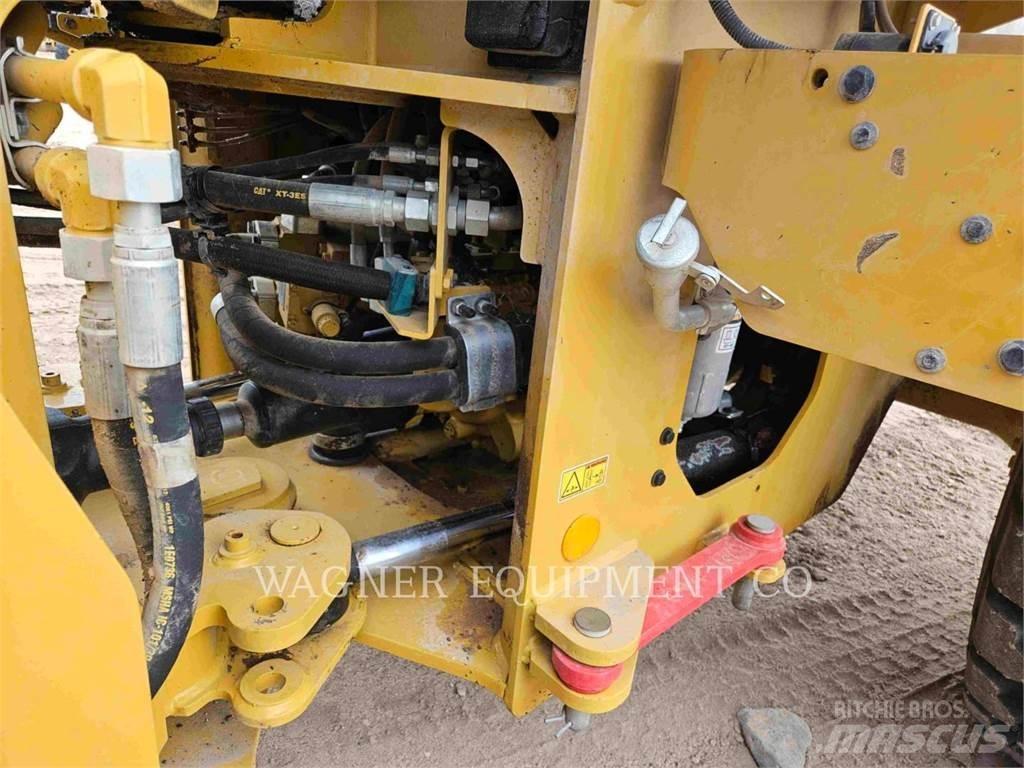 CAT 938M 輪胎式裝載機