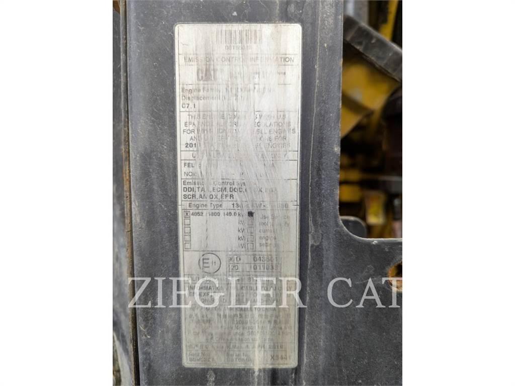 CAT 938M 輪胎式裝載機