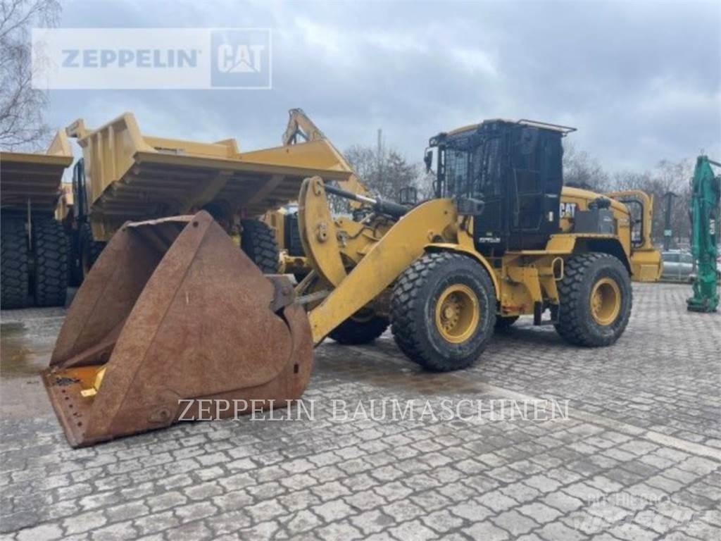 CAT 938M 輪胎式裝載機