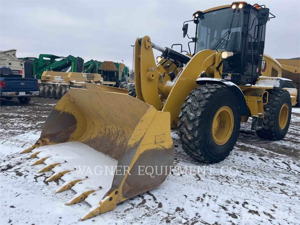 CAT 938M 輪胎式裝載機
