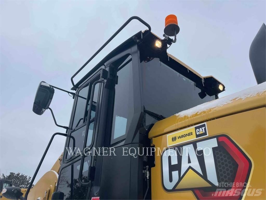 CAT 938M 輪胎式裝載機
