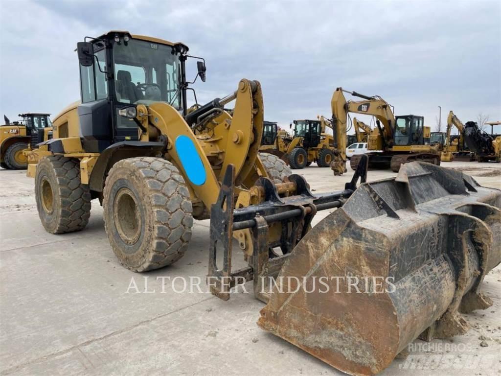 CAT 938M 輪胎式裝載機
