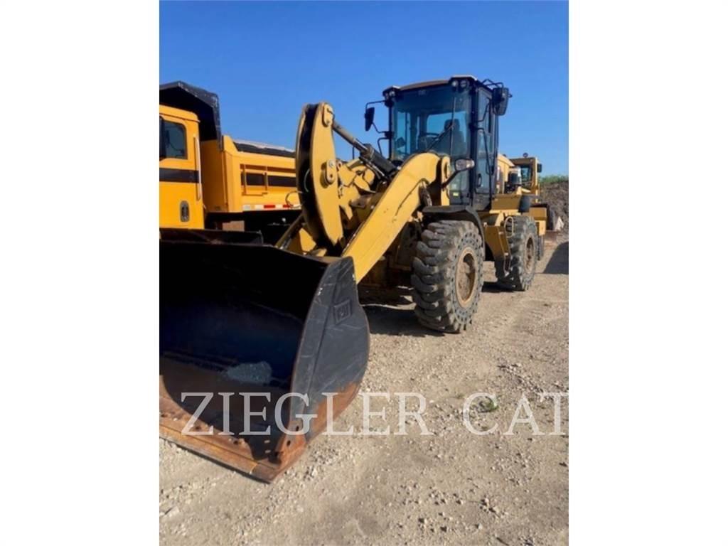 CAT 938M 輪胎式裝載機