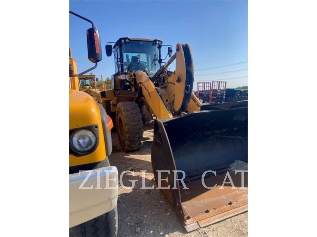 CAT 938M 輪胎式裝載機
