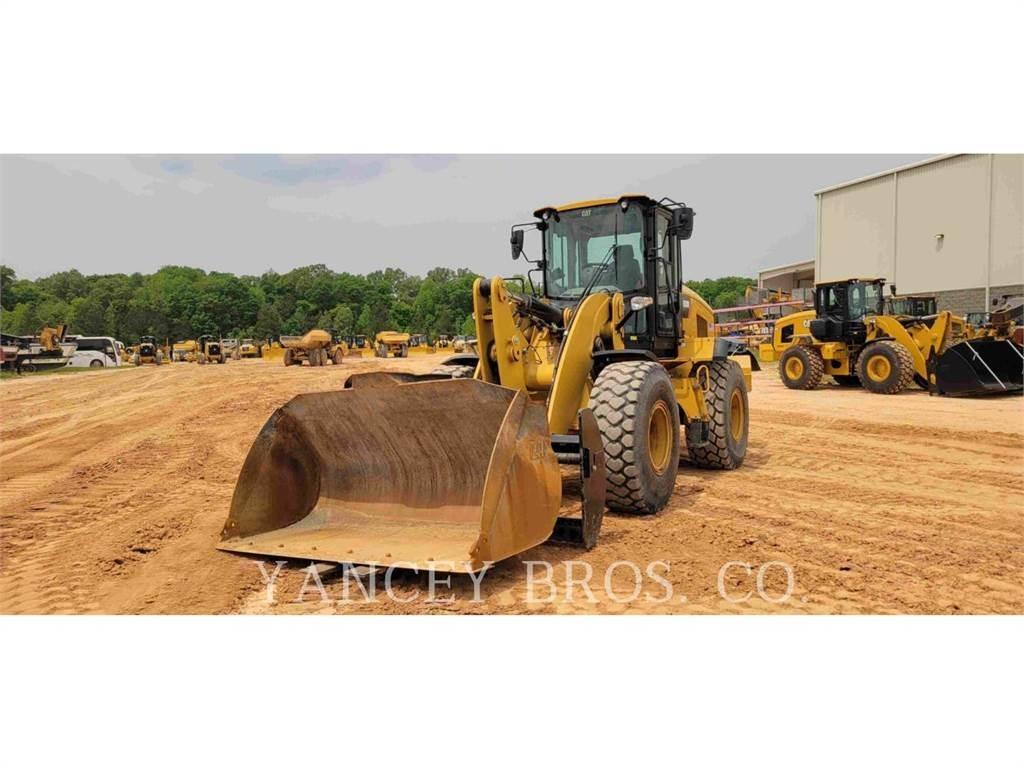 CAT 938M 輪胎式裝載機