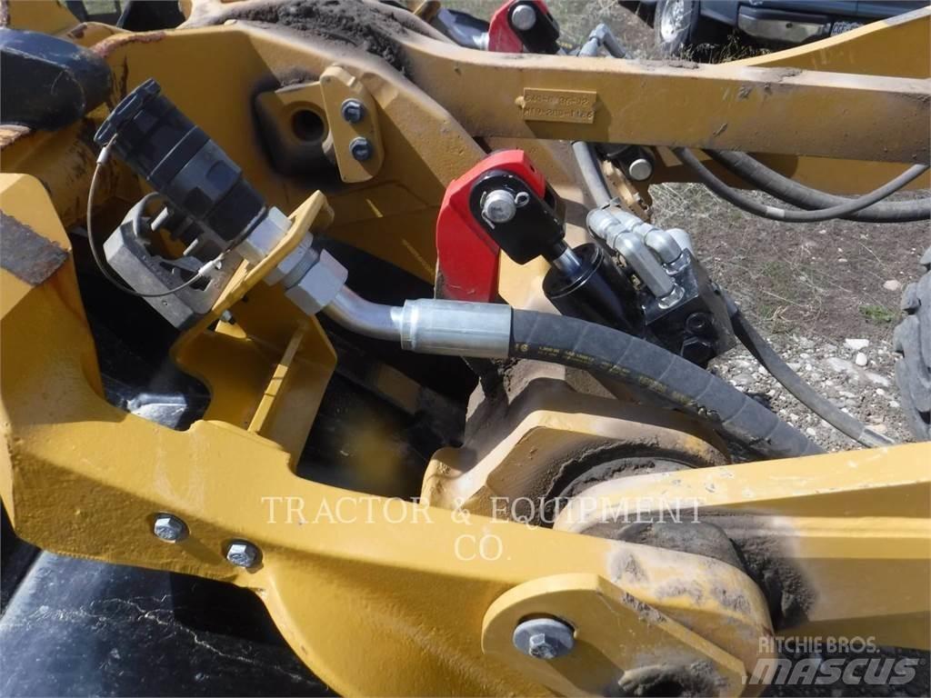 CAT 938M 輪胎式裝載機