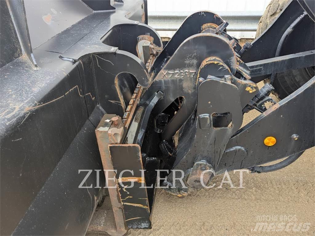 CAT 938M 輪胎式裝載機